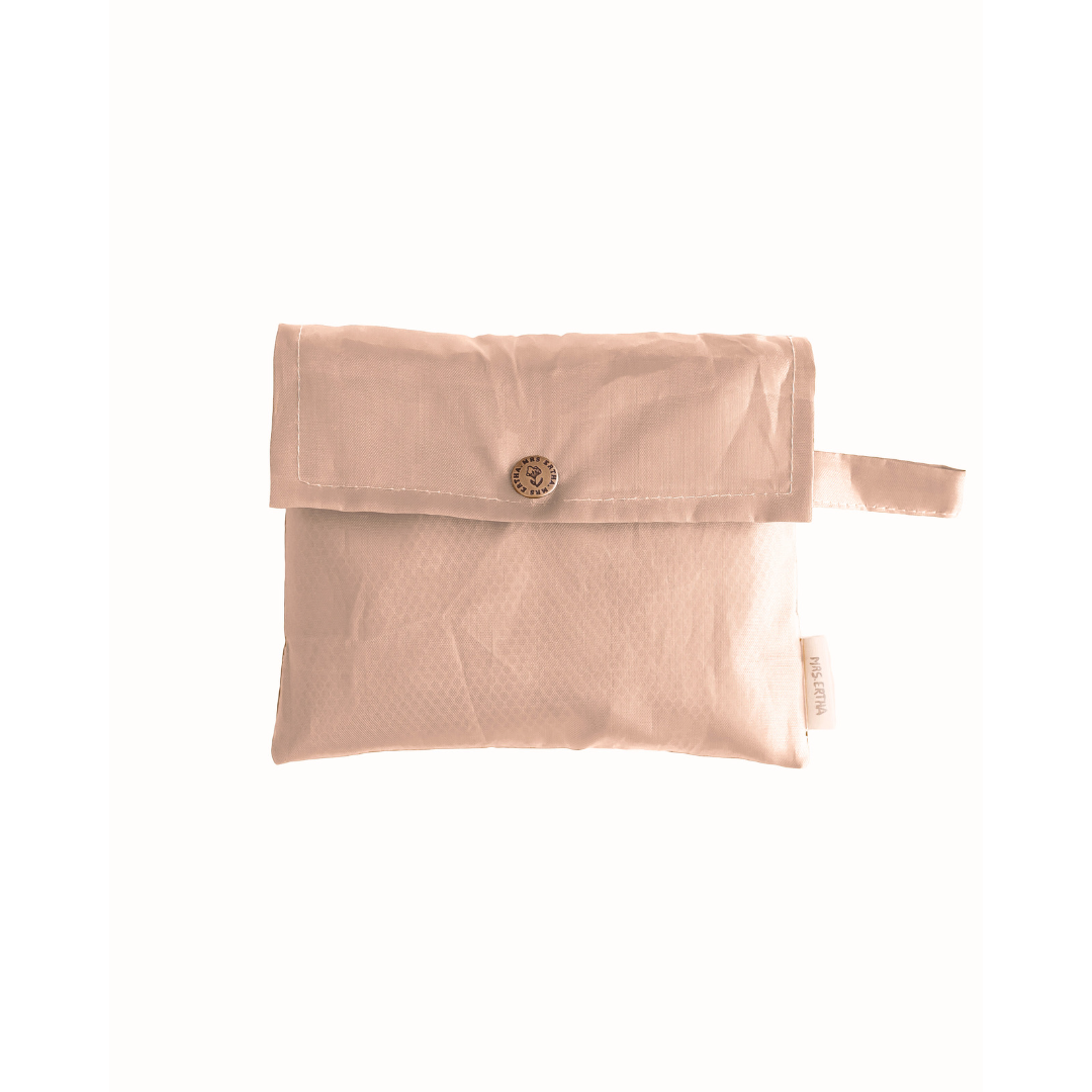 mesh tas taupe mrs ertha mrs. strandtas zand gaatjes vakje spelen strand zee zomer soft coral nude roze