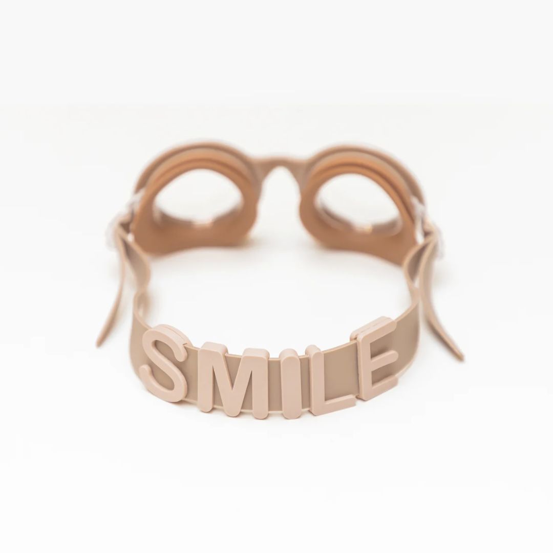 Mrs. Ertha Duikbril Ivory - Smile