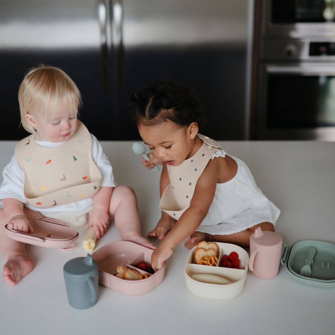 Mushie Lunchbox Ivory met vakjes en bestek