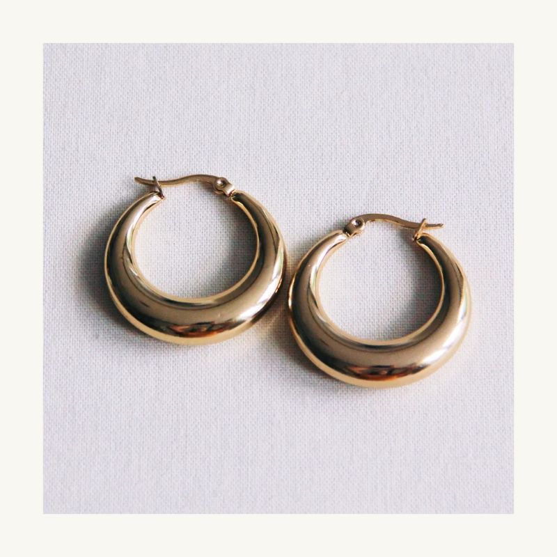 Bazou - gouden oorringen breed 30 mm - Stainless steel