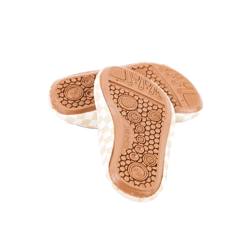 Mrs Ertha Mrs. Zwemschoenen zwemschoentjes anti-slip antislip zwemmen schoentjes uitglijden spelen water zwembad almelo lovely roots hartjes harten  speckled diamond geel wit 