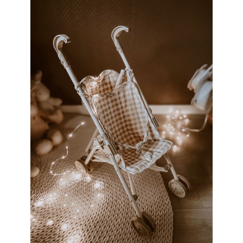 mrs ertha mrs. kinderwagen poppenwagen buggy poppenbuggy spelen poppen wandelen lopen pop strawberry aardbeitjes met tasje wieltjes inklapbaar soft squares blokjes vierkantjes