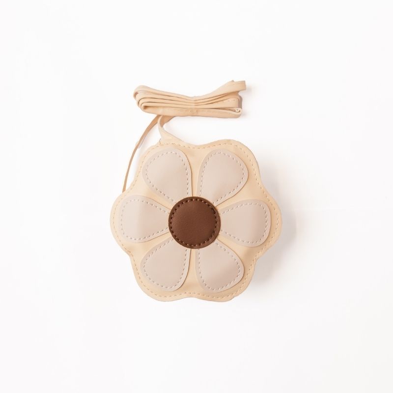 Mrs ertha mrs. mini tasje wallet portemonnee vlinder dragen afneembaar hengsel adjustable strap rits zipper butterfly handtas tas kindertas kindertasje schoudertas aardbei accessoire zomer stylish bloem daisy