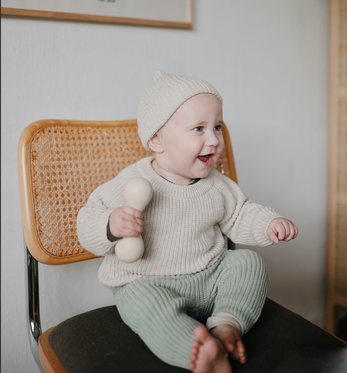 mushie rattle toy siliconen silicone rammelaar naturel bruin jongens meisje baby spelen rammelen kauwen sabbelen geluid ontdekken korting twente almelo