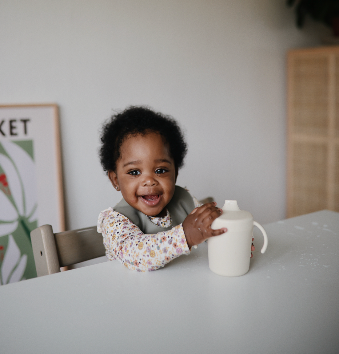mushie tuitbeker sippy cup tuitje drinkbeker zuigen handvaten goed vasthouden siliconen wit ivory korting almelo twente