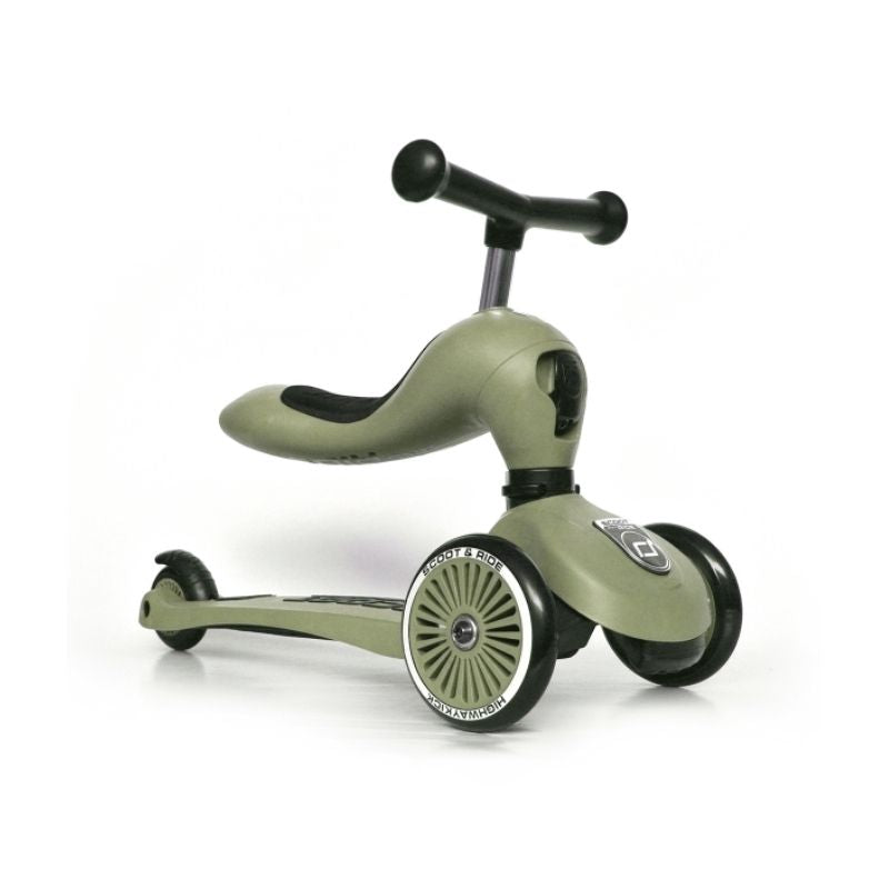 Scoot and Ride highway kick 1 olive step baby peuter kleuter school stepje met zitje balans helm almelo steppen buiten spelen straat kinderopvang bso 2