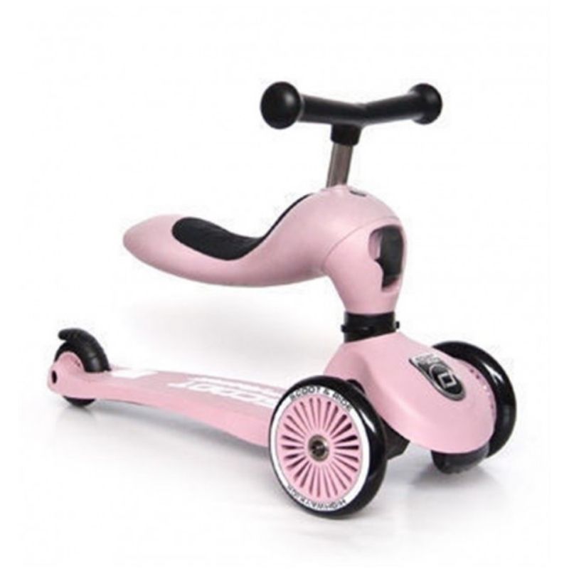 Scoot and Ride highway kick 1 rose step baby peuter kleuter school stepje met zitje balans helm roze loopfiets buiten spelen speelgoed kinderopvang steppen