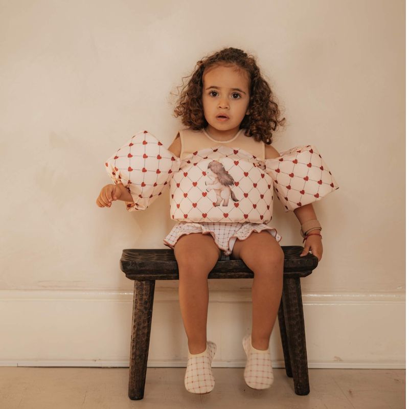 mrs ertha mrs. puddeljumper puddle jumper puddlejumper bandjes zwembandjes zwemmen buiten zee zwembad spelen zwemband almelo hart hartjes harten stip unique dots stippen speckled diamond geel wit bloemen magic garden bloemetjes lovely hearts roots hart harten hartjes 