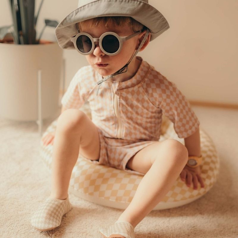 mrs ertha mrs. ruby jumpsuit uv+ 50 jongens pak zwemmen zwembad speckled diamond bescherming zon protection almelo organic squares uvpakje uvpak geel wit