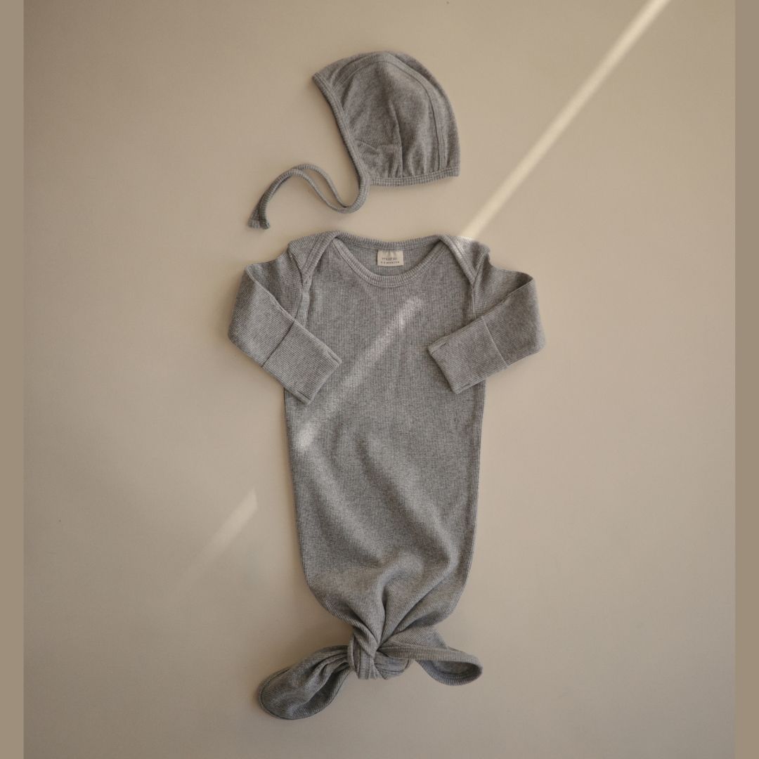 Mushie Ribbed Knotted Baby Gown Gray Melange - Slaapzak/body 0-3 maanden