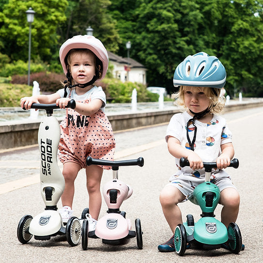 Scoot and Ride highway kick 1 olive step baby peuter kleuter school stepje met zitje balans helm almelo steppen buiten spelen straat kinderopvang bso 2 sand wit white